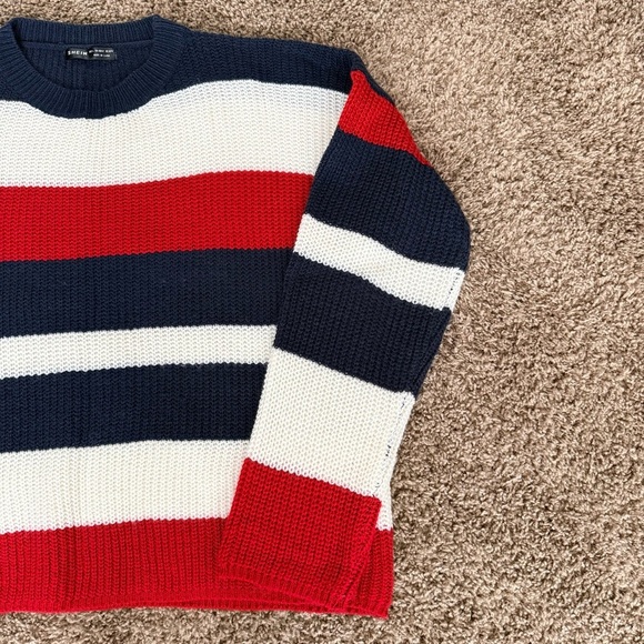 SHEIN Women’s Crewneck Sweater - Navy, Red, and White Large - Picture 4 of 5